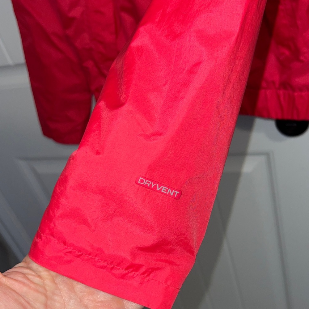 Girls The North Face Vibrant Melon Raincoat - Picture 5 of 10